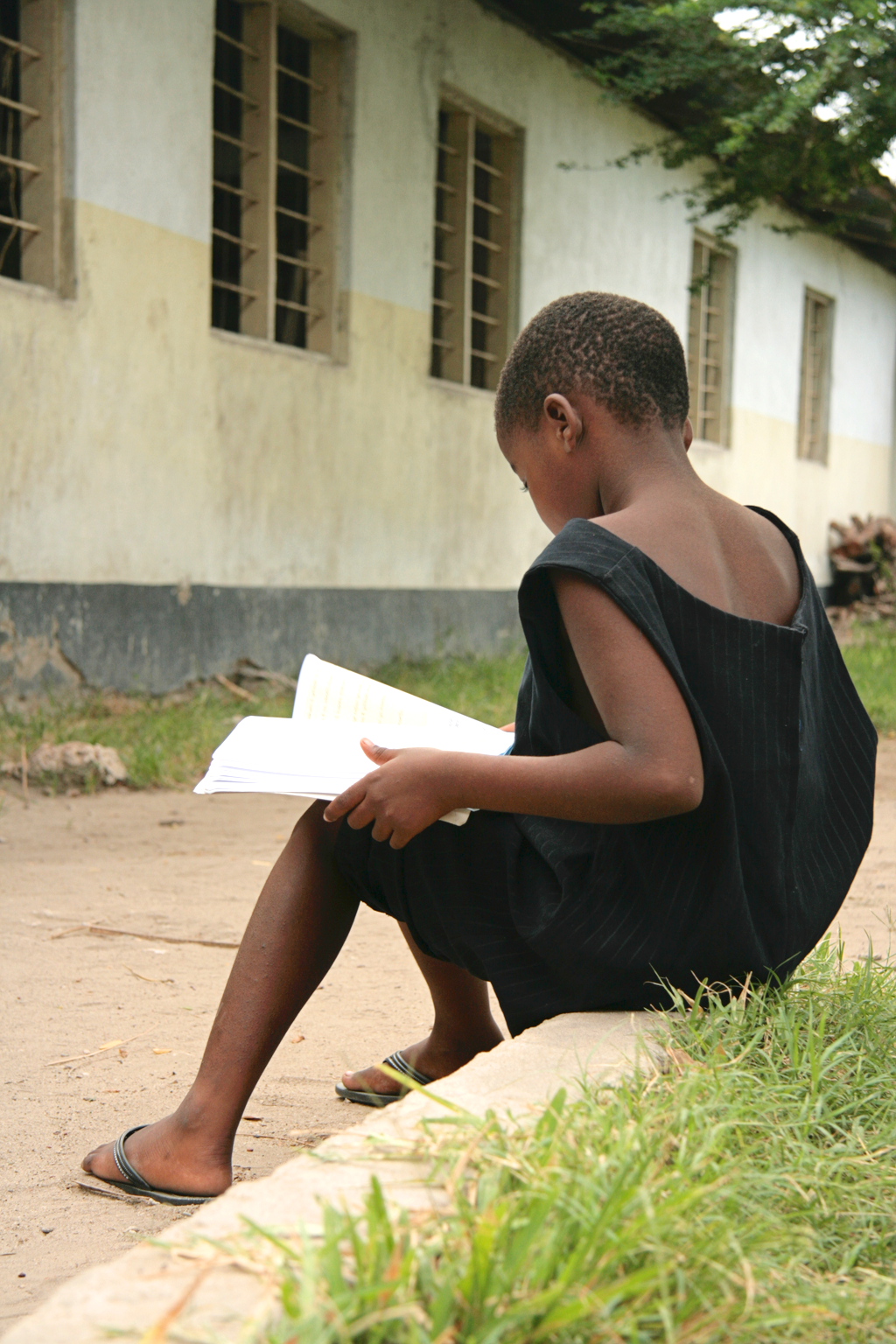 Enfants africains souriants éducation ONG CADCEI